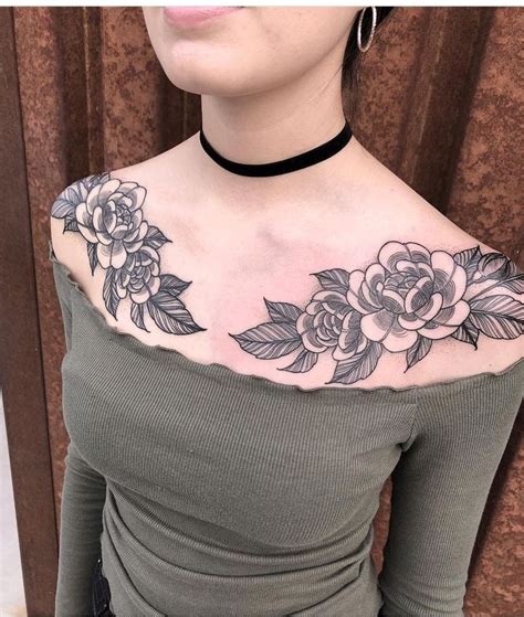 tatuajes sexis para mujer en el pecho|Tatuajes de pecho de mujer